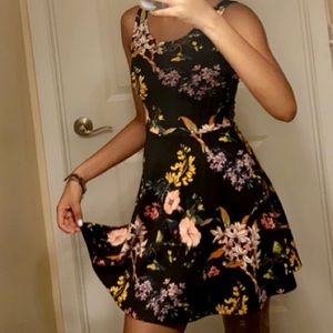 NEW Beautiful Summer Floral Mini H&M Dress